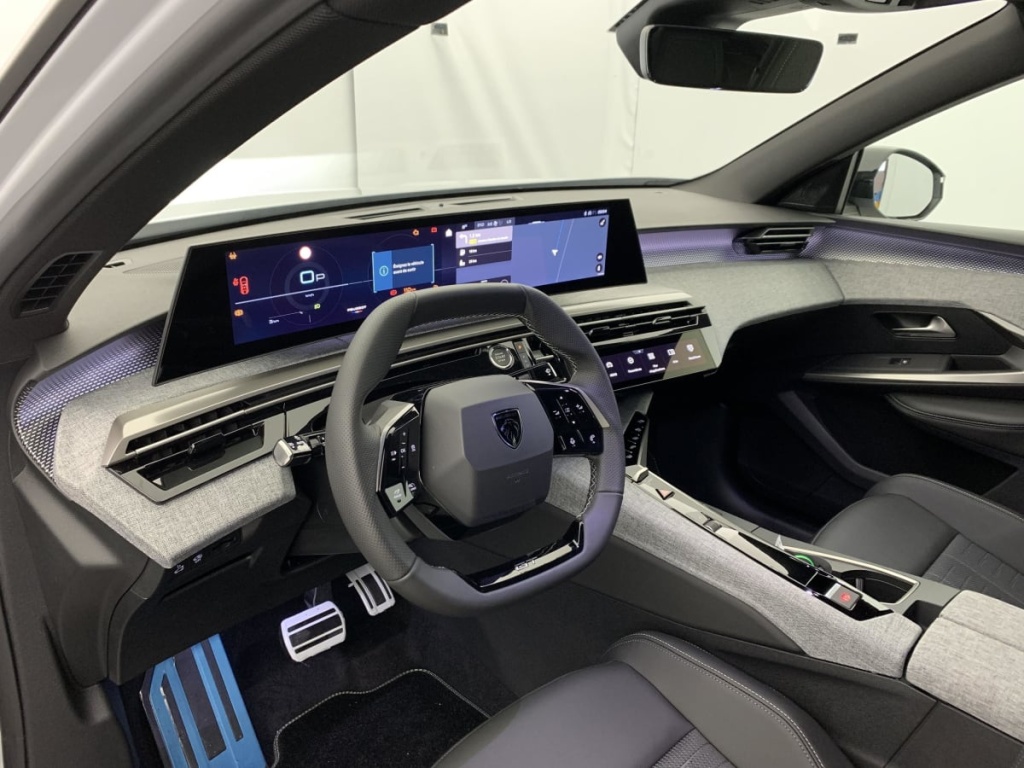 PEUGEOT 3008 Hybrid 145 e-DCS6 GT - ref: 1-355921 - Photo 15