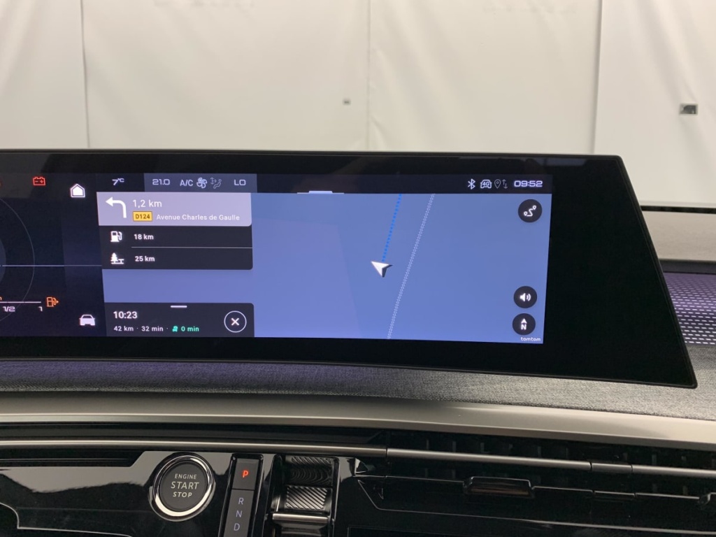 PEUGEOT 3008 Hybrid 145 e-DCS6 GT - ref: 1-355921 - Photo 17