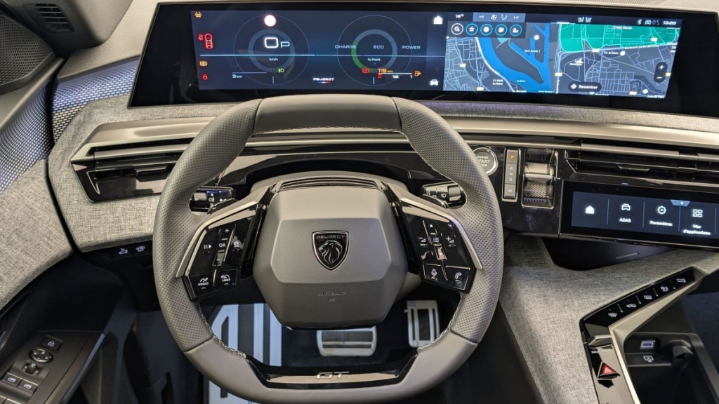 PEUGEOT 5008 Hybrid 145 e-DCS6 GT - ref: 1-356957 - Photo 14