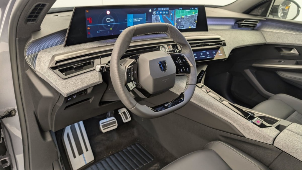 PEUGEOT 5008 Hybrid 145 e-DCS6 GT - ref: 1-356957 - Photo 15