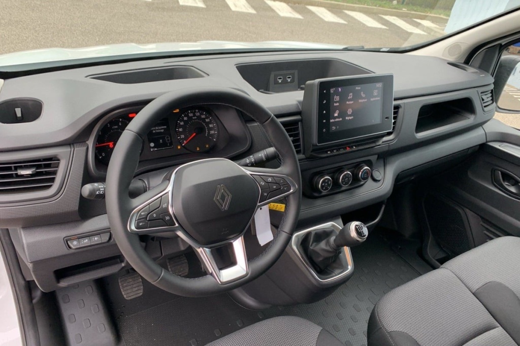 RENAULT Trafic L2H1 3T BLUE DCI 150 GSR2 ADVANCE - ref: 1-356999 - Photo 12