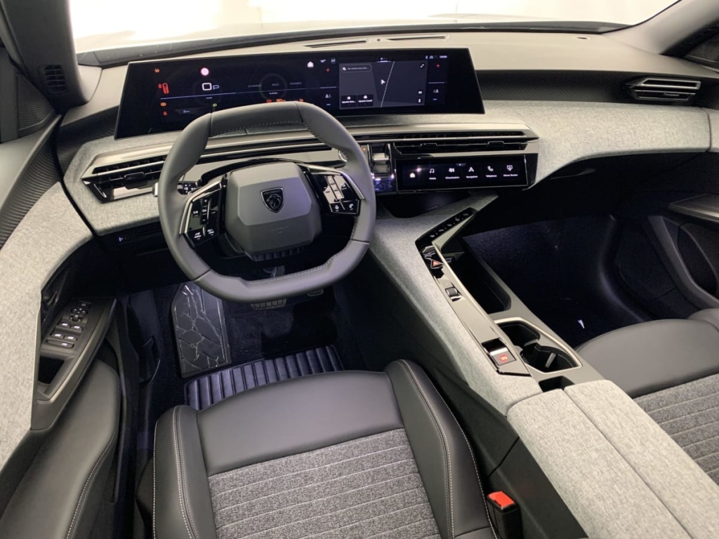 PEUGEOT 5008 Hybrid 145 e-DCS6 Allure - ref: 1-357288 - Photo 15