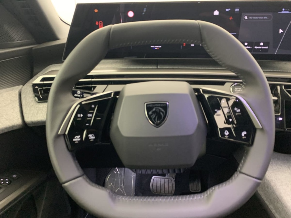 PEUGEOT 5008 Hybrid 145 e-DCS6 Allure - ref: 1-357289 - Photo 16