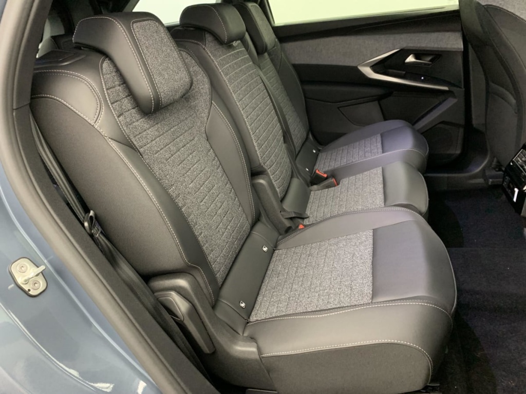 PEUGEOT 5008 Hybrid 145 e-DCS6 Allure - ref: 1-357292 - Photo 10