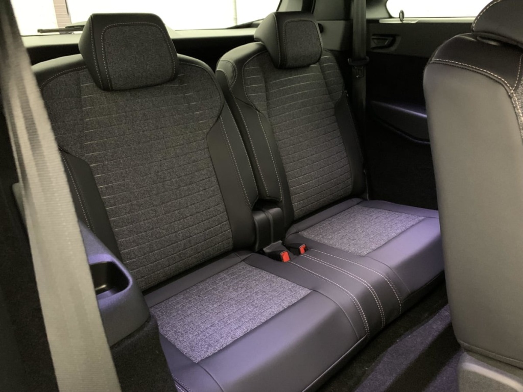 PEUGEOT 5008 Hybrid 145 e-DCS6 Allure - ref: 1-357292 - Photo 11