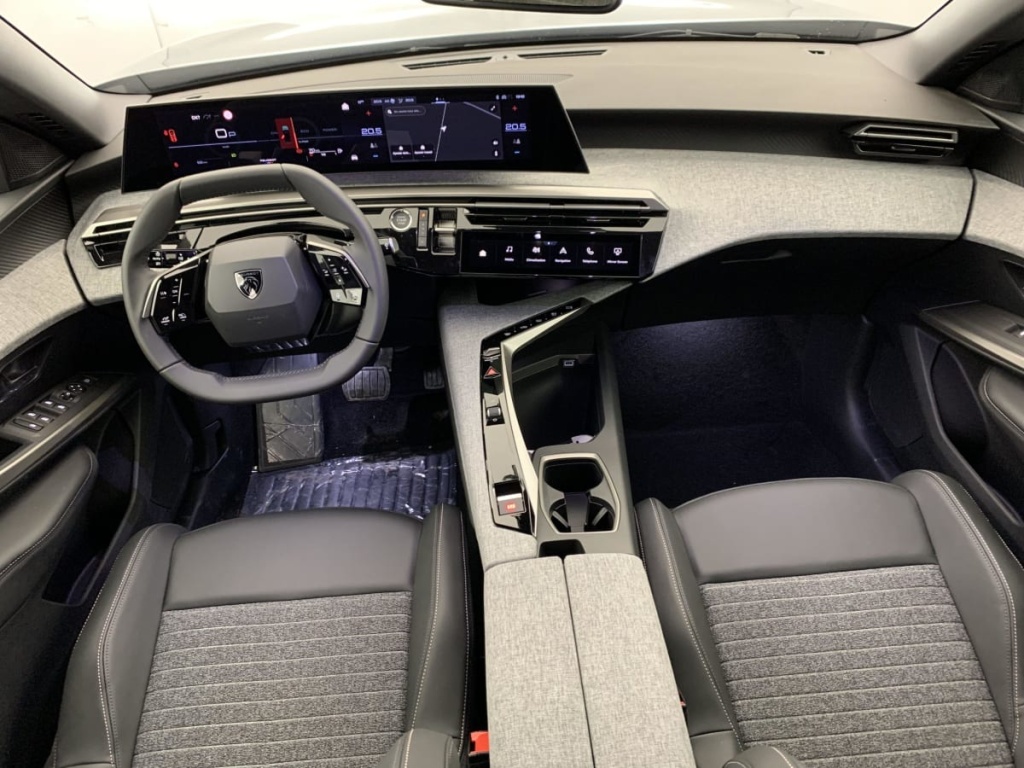 PEUGEOT 5008 Hybrid 145 e-DCS6 Allure - ref: 1-357292 - Photo 13