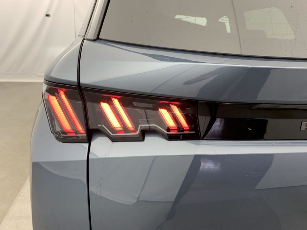 PEUGEOT 5008 Hybrid 145 e-DCS6 Allure - ref: 1-357292 - Photo 20