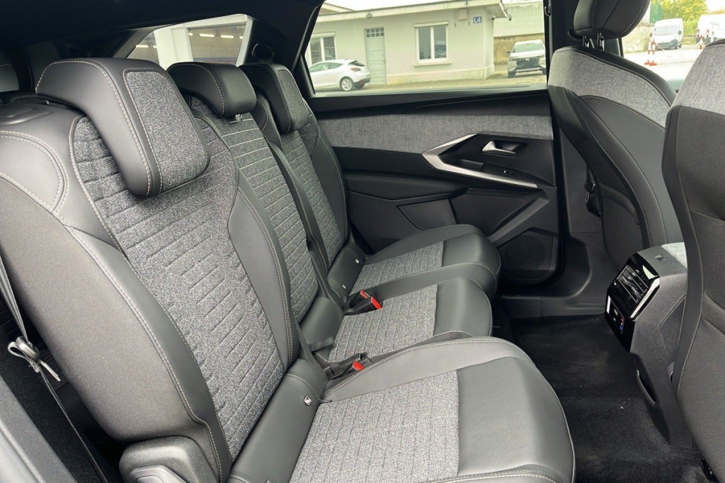 PEUGEOT 5008 Hybrid 145 e-DCS6 Allure - ref: 1-357346 - Photo 10