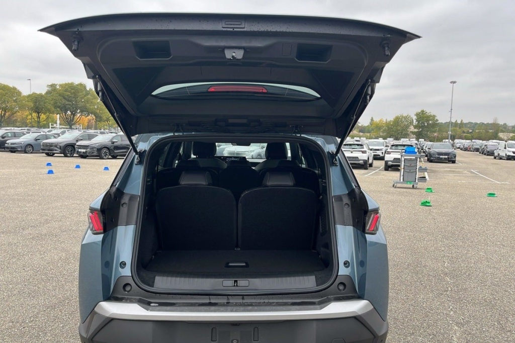 PEUGEOT 5008 Hybrid 145 e-DCS6 Allure - ref: 1-357346 - Photo 12