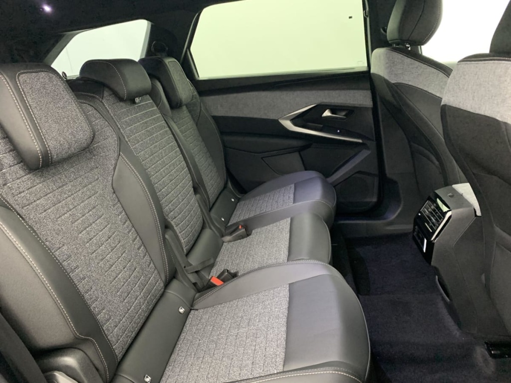 PEUGEOT 5008 Hybrid 145 e-DCS6 Allure - ref: 1-357350 - Photo 10