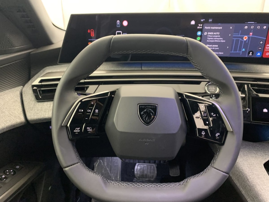 PEUGEOT 5008 Hybrid 145 e-DCS6 Allure - ref: 1-357350 - Photo 16