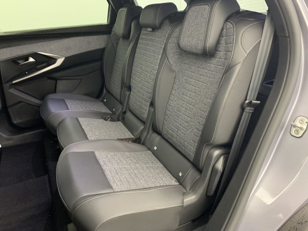 PEUGEOT 5008 Hybrid 145 e-DCS6 Allure - ref: 1-357350 - Photo 19