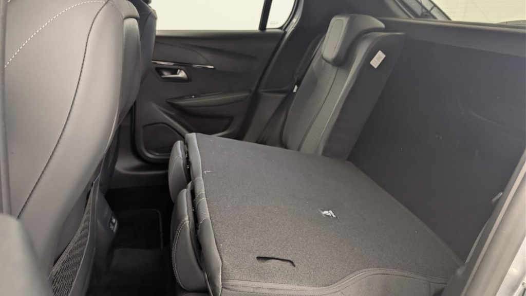 PEUGEOT 208 Hybrid 136 e-DCS6 GT - ref: 1-357677 - Photo 12