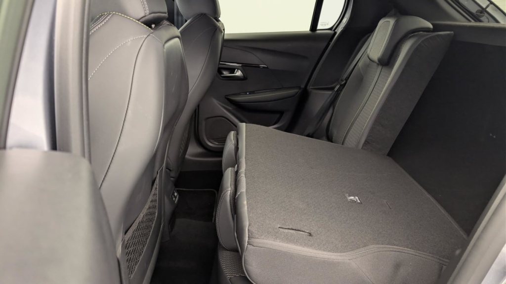 PEUGEOT 208 Hybrid 136 e-DCS6 GT - ref: 1-357681 - Photo 12