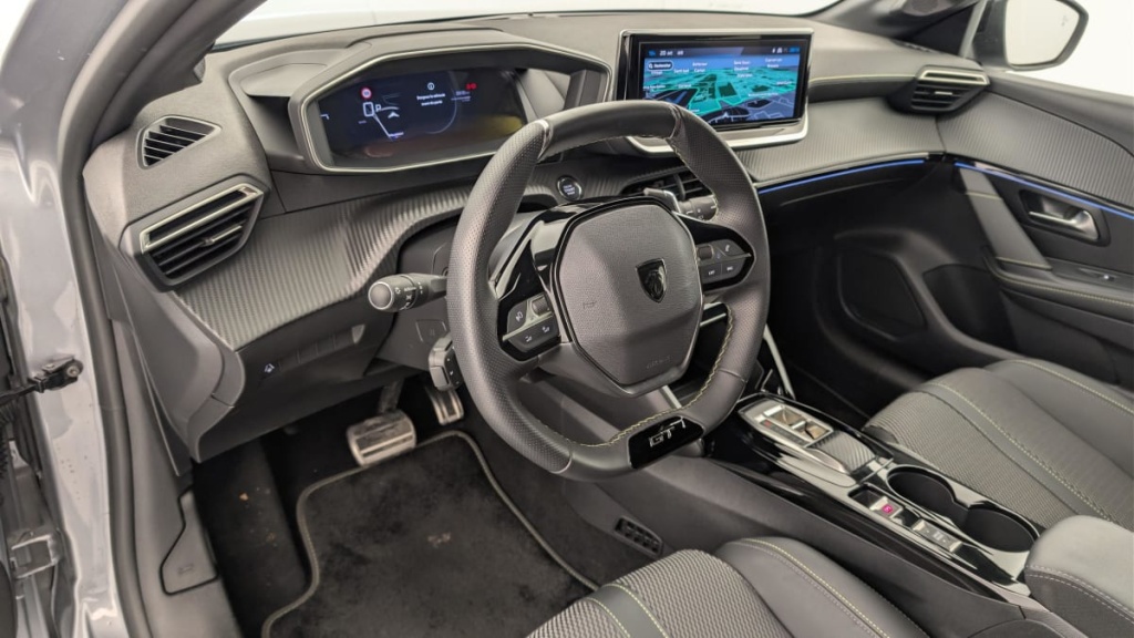 PEUGEOT 208 Hybrid 136 e-DCS6 GT - ref: 1-357681 - Photo 15