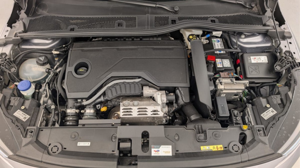 PEUGEOT 208 Hybrid 136 e-DCS6 GT - ref: 1-357683 - Photo 20