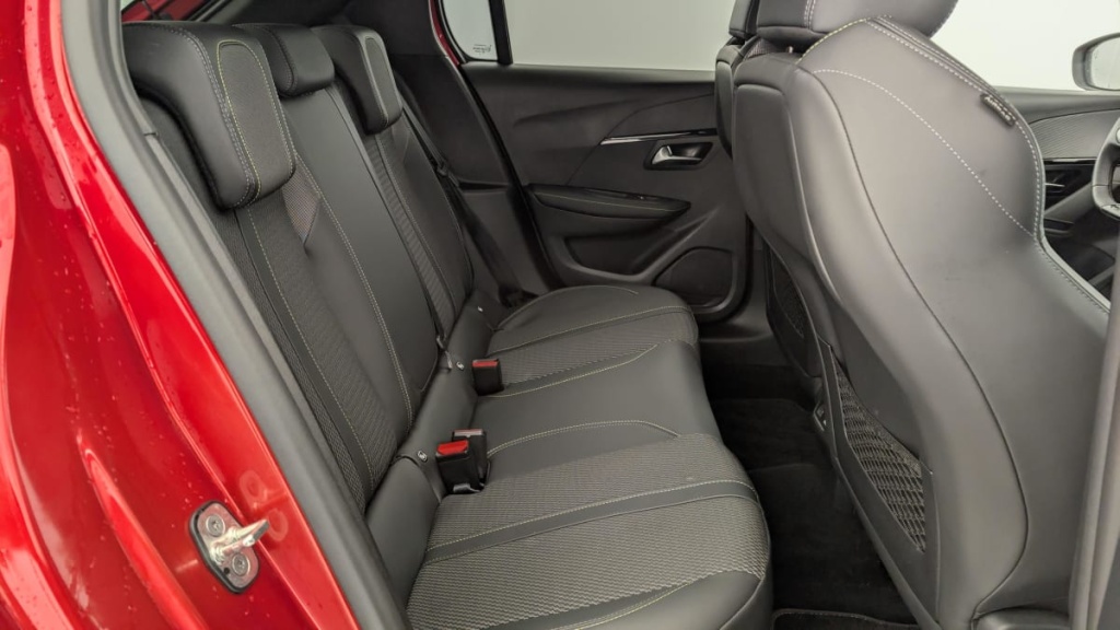 PEUGEOT 208 Hybrid 136 e-DCS6 GT - ref: 1-357687 - Photo 10