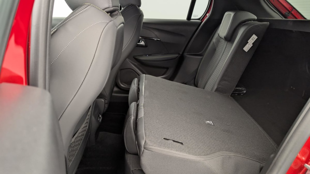 PEUGEOT 208 Hybrid 136 e-DCS6 GT - ref: 1-357687 - Photo 12