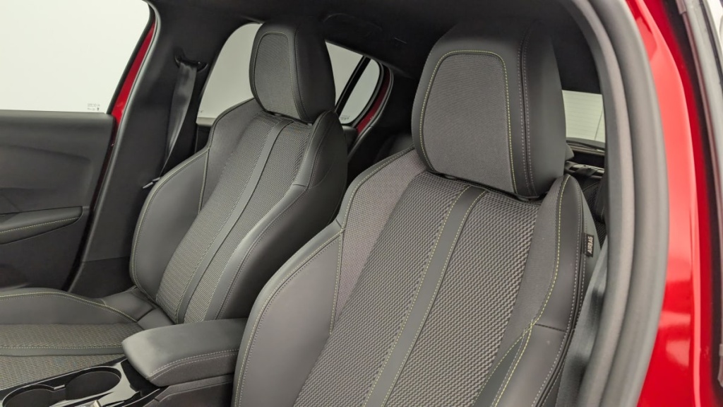 PEUGEOT 208 Hybrid 136 e-DCS6 GT - ref: 1-357687 - Photo 16