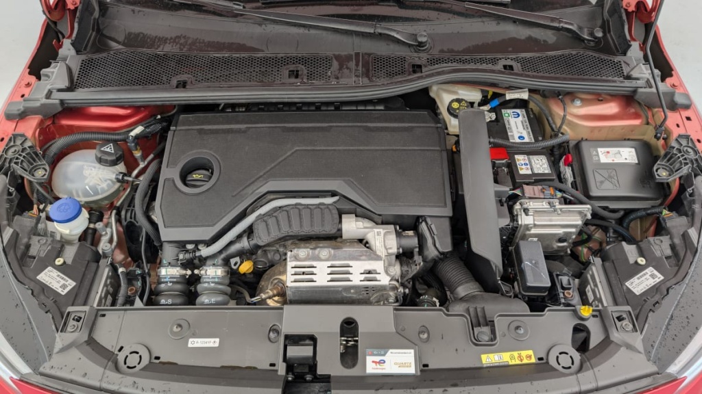 PEUGEOT 208 Hybrid 136 e-DCS6 GT - ref: 1-357687 - Photo 20