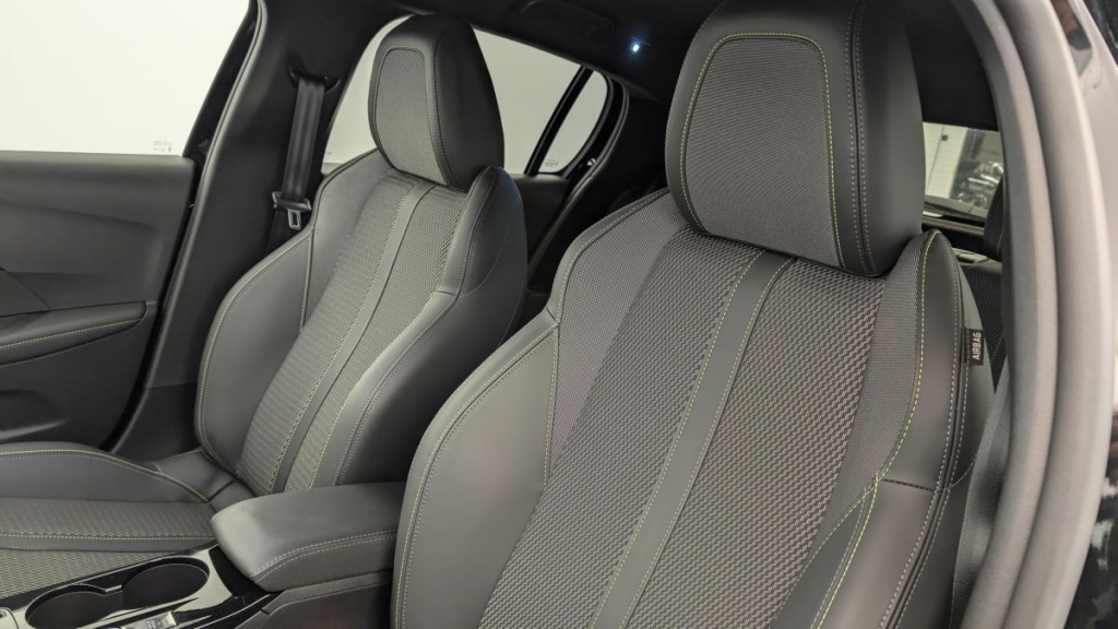 PEUGEOT 208 Hybrid 136 e-DCS6 GT - ref: 1-357690 - Photo 16