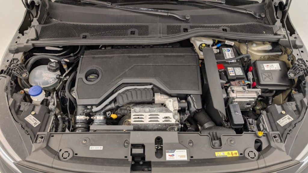 PEUGEOT 208 Hybrid 136 e-DCS6 GT - ref: 1-357690 - Photo 20