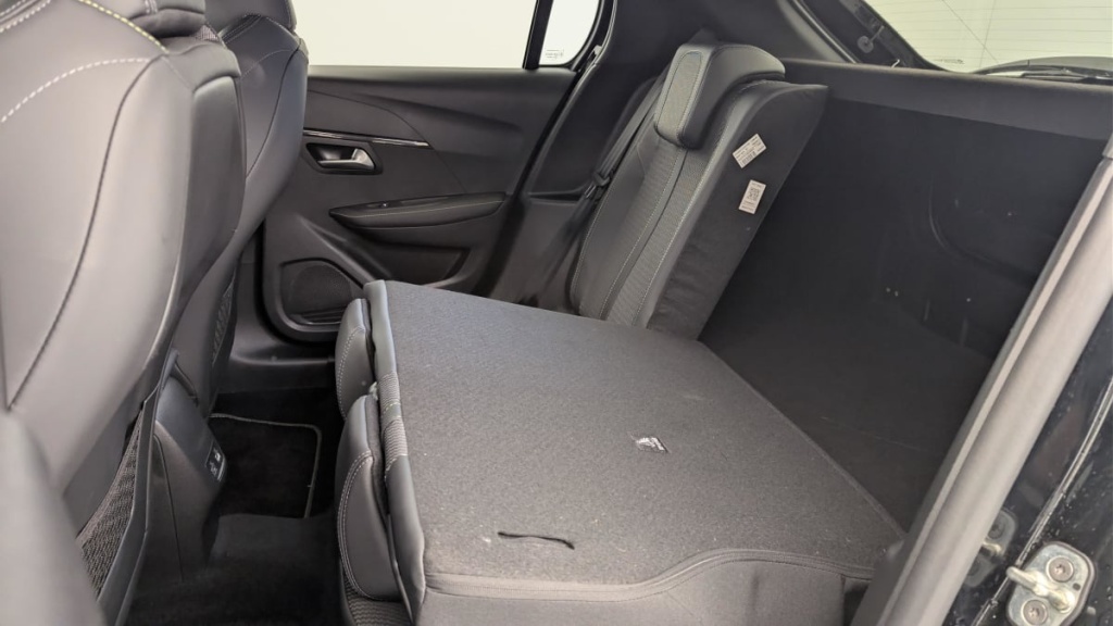 PEUGEOT 208 Hybrid 136 e-DCS6 GT - ref: 1-357692 - Photo 12