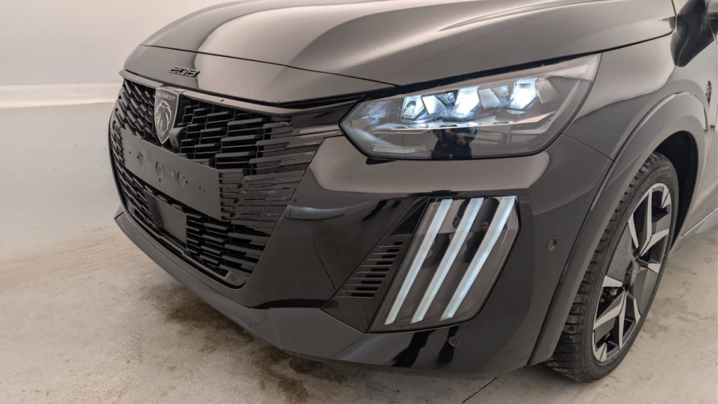PEUGEOT 208 Hybrid 136 e-DCS6 GT - ref: 1-357692 - Photo 20