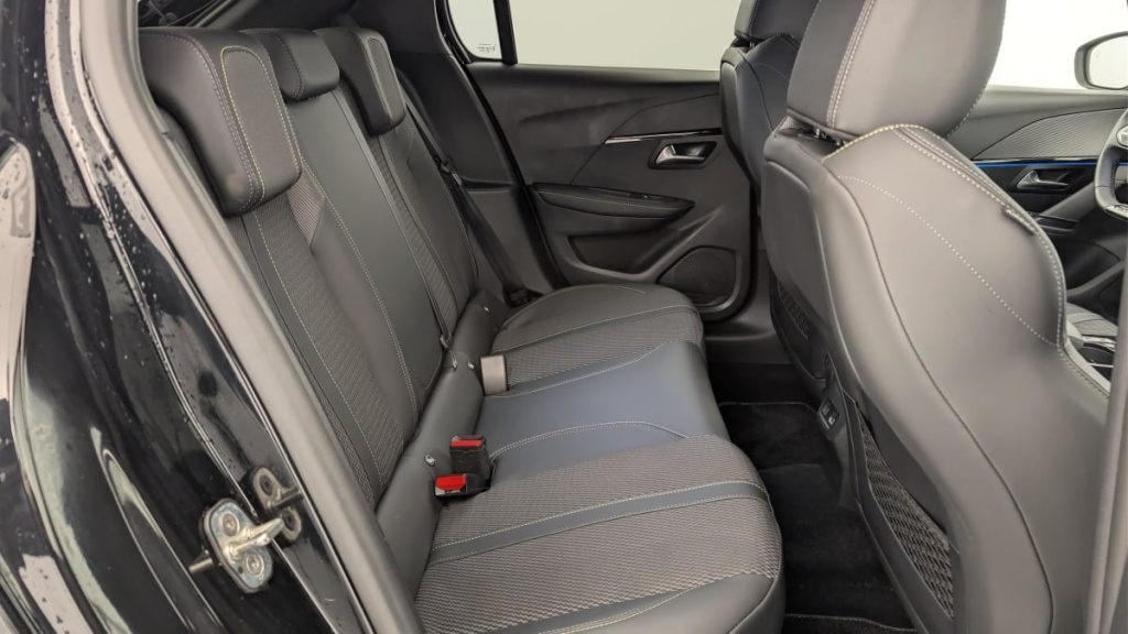 PEUGEOT 208 Hybrid 136 e-DCS6 GT - ref: 1-357694 - Photo 10