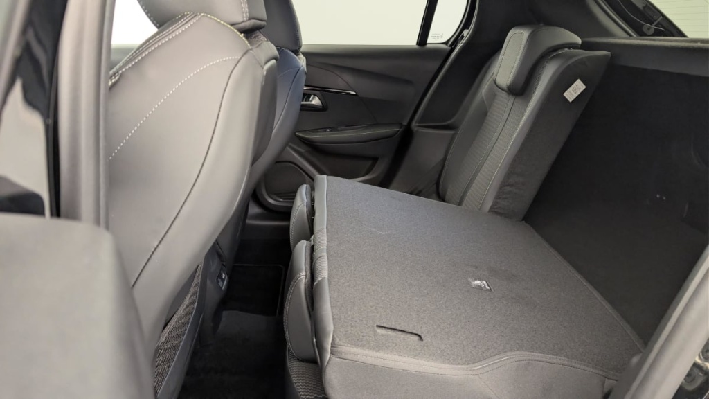 PEUGEOT 208 Hybrid 136 e-DCS6 GT - ref: 1-357694 - Photo 12