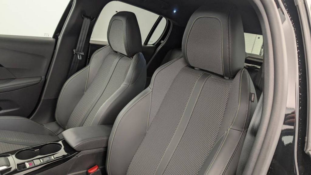 PEUGEOT 208 Hybrid 136 e-DCS6 GT - ref: 1-357694 - Photo 16