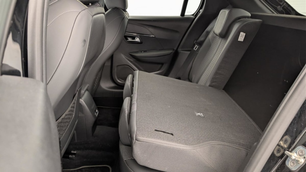 PEUGEOT 208 Hybrid 136 e-DCS6 GT - ref: 1-357695 - Photo 12