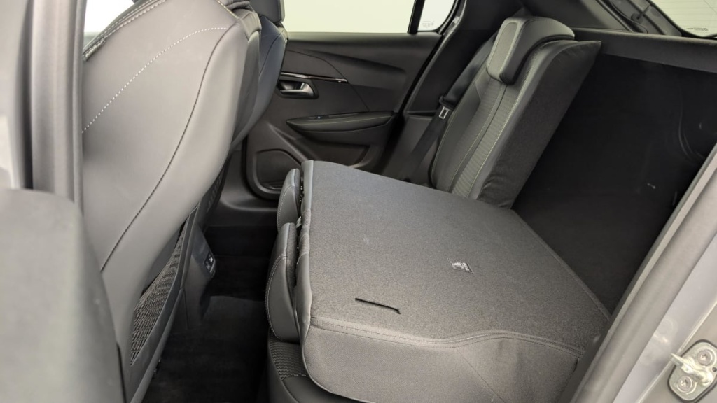 PEUGEOT 208 Hybrid 136 e-DCS6 GT - ref: 1-357701 - Photo 12