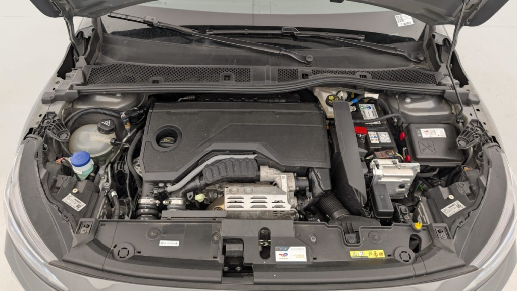 PEUGEOT 208 Hybrid 136 e-DCS6 GT - ref: 1-357701 - Photo 20