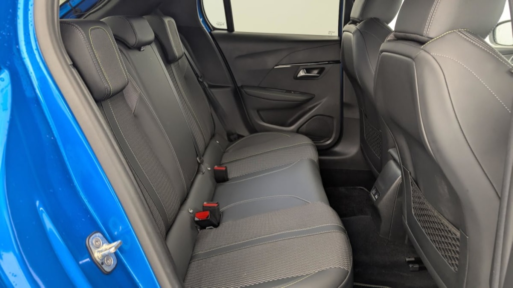 PEUGEOT 208 Hybrid 136 e-DCS6 GT - ref: 1-357703 - Photo 10