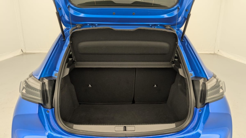 PEUGEOT 208 Hybrid 136 e-DCS6 GT - ref: 1-357703 - Photo 11