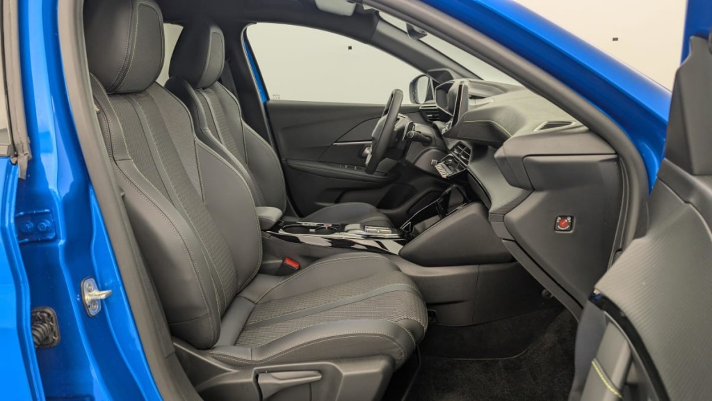 PEUGEOT 208 Hybrid 136 e-DCS6 GT - ref: 1-357703 - Photo 9
