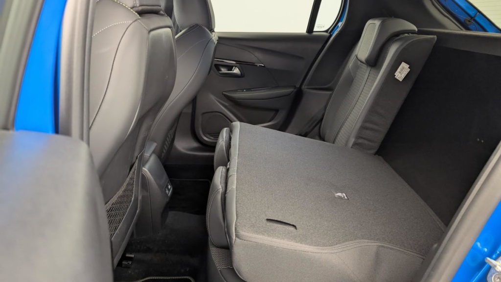 PEUGEOT 208 Hybrid 136 e-DCS6 GT - ref: 1-357704 - Photo 12