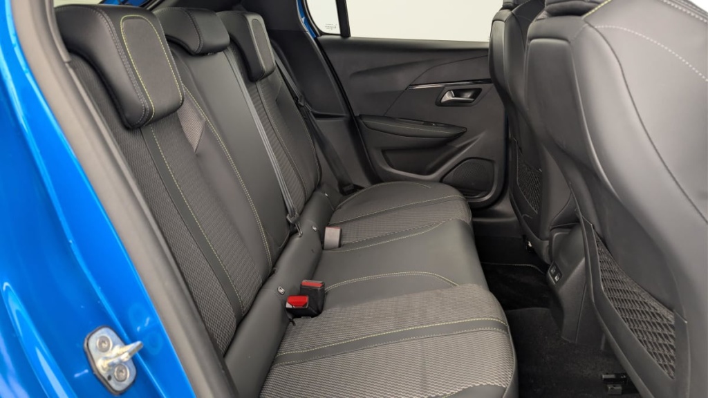 PEUGEOT 208 Hybrid 136 e-DCS6 GT - ref: 1-357705 - Photo 10