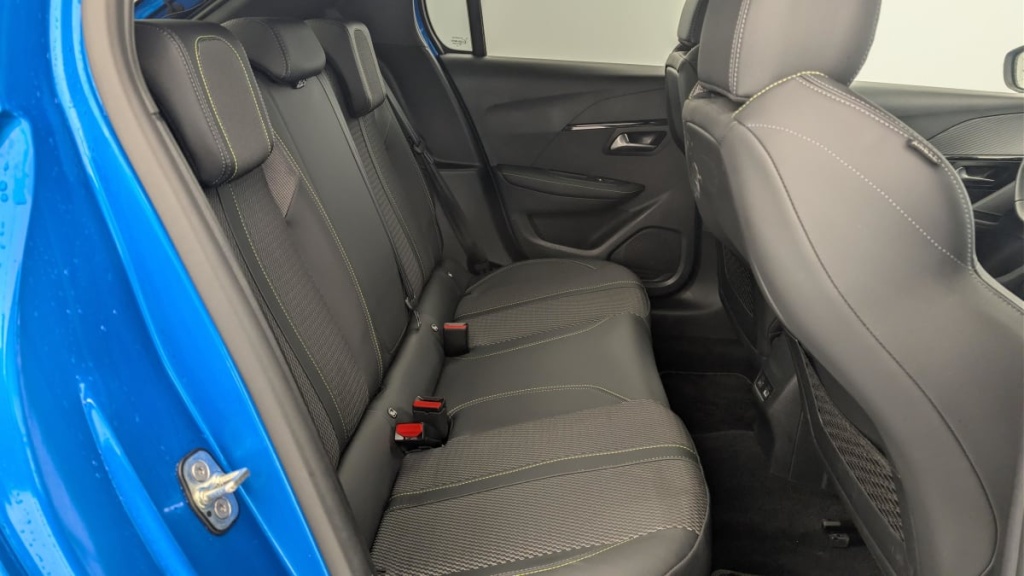 PEUGEOT 208 Hybrid 136 e-DCS6 GT - ref: 1-357706 - Photo 10