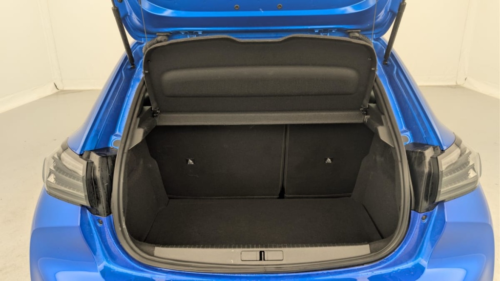 PEUGEOT 208 Hybrid 136 e-DCS6 GT - ref: 1-357706 - Photo 11