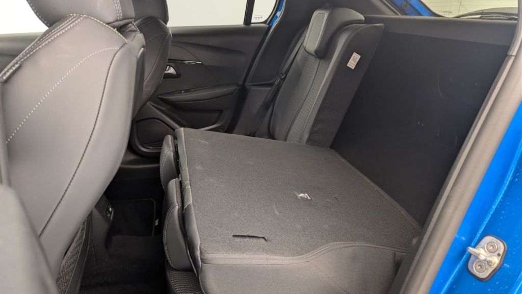 PEUGEOT 208 Hybrid 136 e-DCS6 GT - ref: 1-357706 - Photo 12