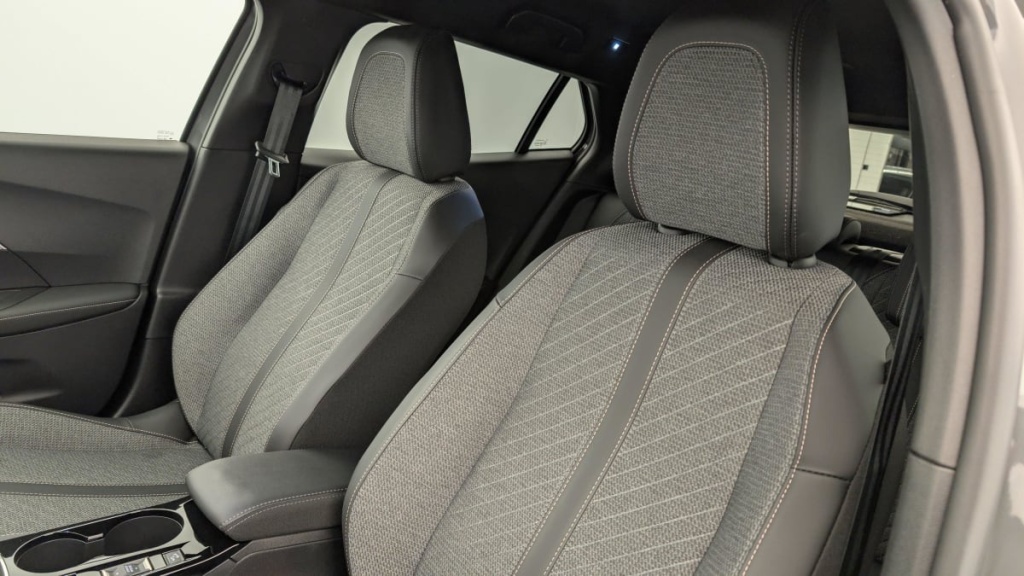 PEUGEOT 2008 PureTech 100 S S BVM6 Allure - ref: 1-357724 - Photo 16