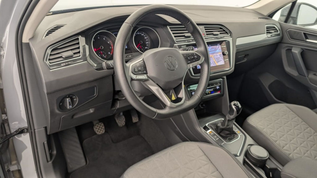 VOLKSWAGEN Tiguan 1.5 TSI 150ch BVM6 Life - ref: 1-357752 - Photo 15