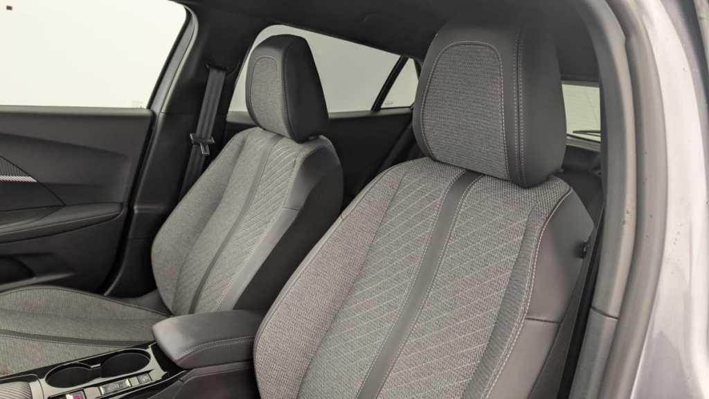 PEUGEOT 2008 PureTech 130 S S EAT8 Allure - ref: 1-357756 - Photo 16