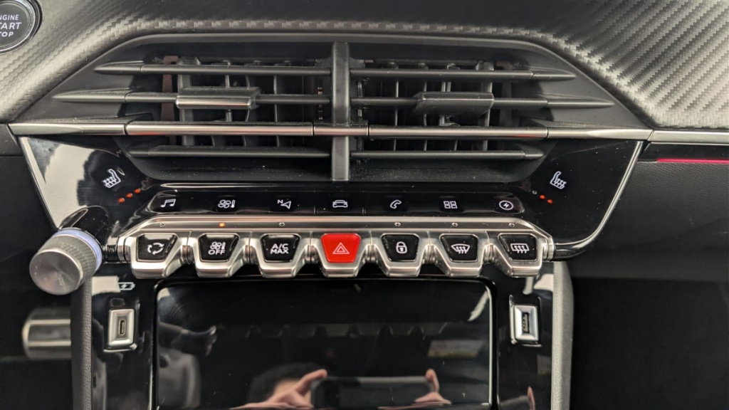 PEUGEOT 2008 136 ch GT - ref: 1-357811 - Photo 19