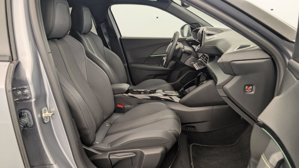 PEUGEOT 2008 136 ch GT - ref: 1-357812 - Photo 9