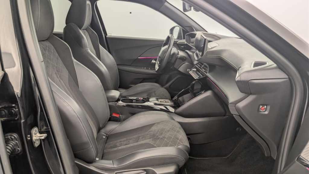 PEUGEOT 2008 136 ch GT Pack - ref: 1-357819 - Photo 9