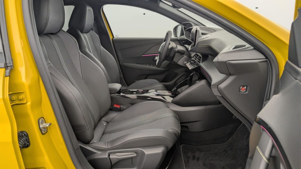 PEUGEOT 208 50 KWH 136CH GT - ref: 1-357831 - Photo 9