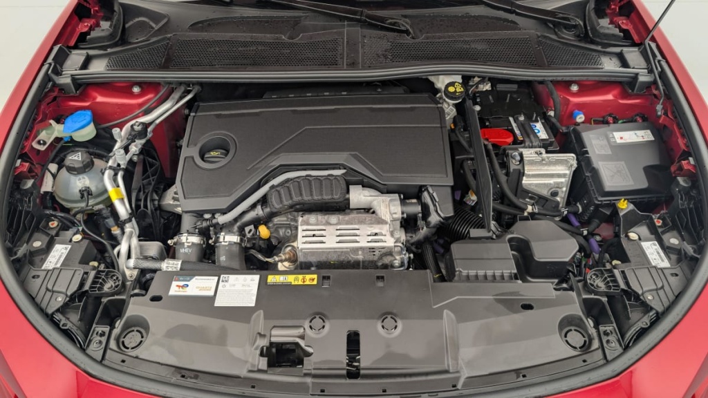 PEUGEOT 408 Hybrid 145 e-DCS6 GT - ref: 1-357883 - Photo 20